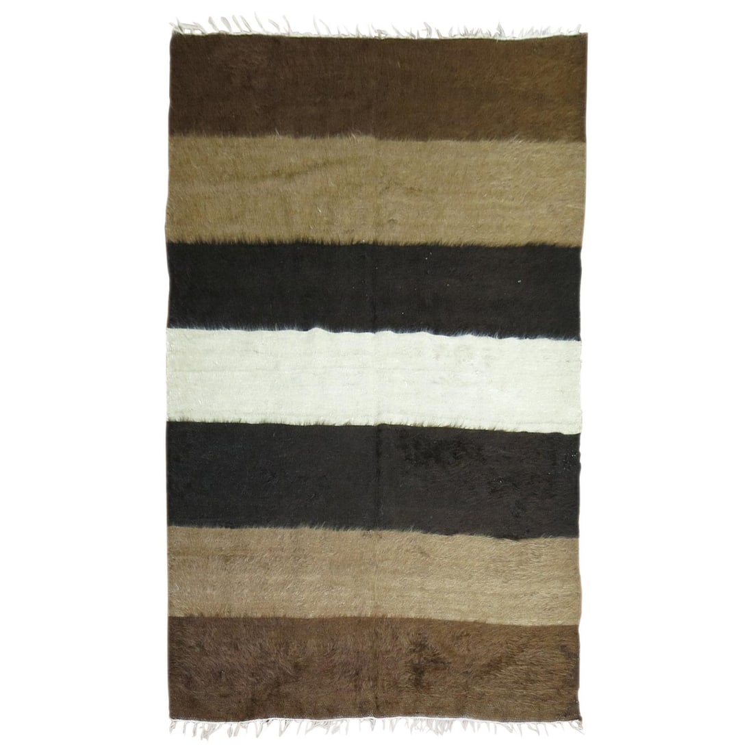 Zabihi Collection Mid-Century Modern Mohair Rug 4'3 x 6'4 Turkey Hand-Woven: Zabihi Collection Mid-Century Modern Mohair Rug 4'3 x 6'4 Turkey Hand-Woven Introducing a stunning mid-century modern rug from the Zabihi Collection, expertly hand-woven in Turkey. This unique Turkish