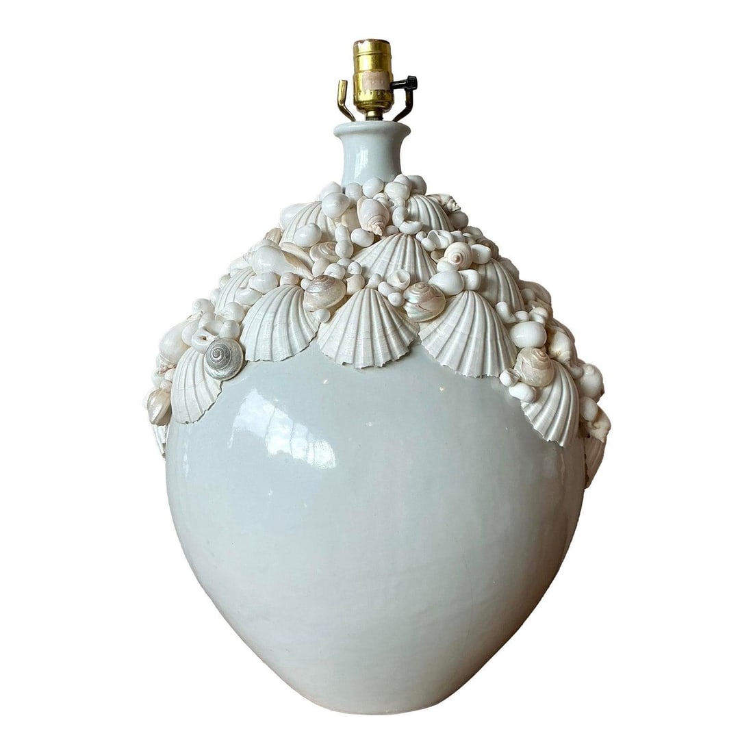 Coastal Shell Mosaic Ceramic Table Lamp Bohemian Palm Beach Style Accent: Coastal Shell Mosaic Ceramic Table Lamp Bohemian Palm Beach Style Accent This vintage table lamp showcases a glossy white ceramic base adorned with an elaborate mosaic of natural seashells, including 
