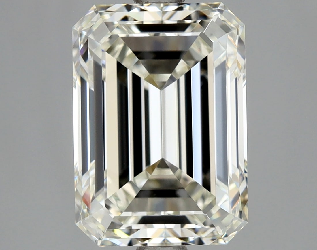 Loose Diamond - EMERALD 3.01ct J IF: Loose Diamond - EMERALD 3.01ct J IF Source: Natural Mined Diamond Shape: EMERALD Carats: 3.01 Color: J Clarity: IF Certification: GIA Condition: Pre-Owned PLEASE NOTE: Framed, Large, or heavy items do