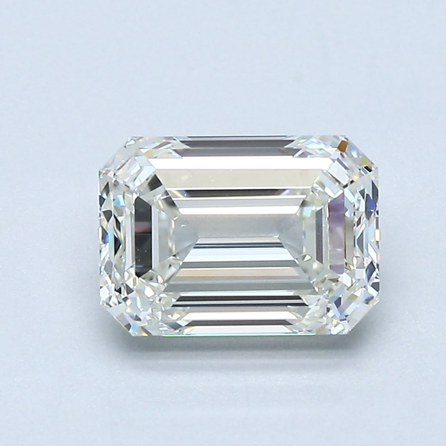 Loose Diamond - EMERALD 1.8ct J VVS1: Loose Diamond - EMERALD 1.8ct J VVS1 Source: Natural Mined Diamond Shape: EMERALD Carats: 1.8 Color: J Clarity: VVS1 Certification: GIA Condition: Pre-Owned PLEASE NOTE: Framed, Large, or heavy items 