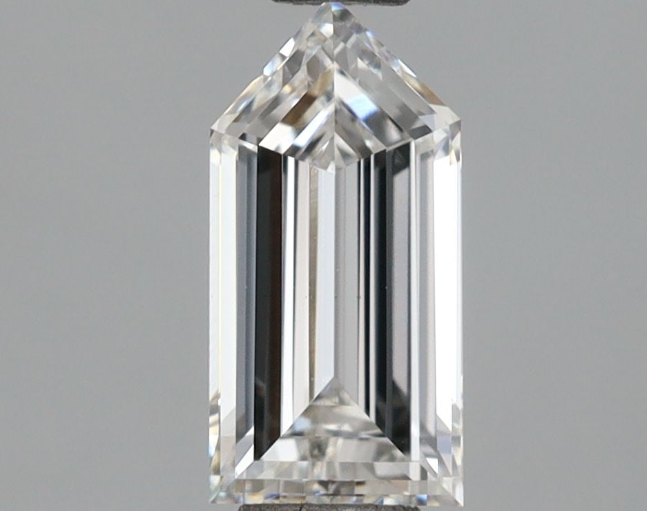 Loose Diamond - BULLET 0.98ct G VS1: Loose Diamond - BULLET 0.98ct G VS1 Source: This is a real non-mined Diamond that has been grown in a lab Shape: BULLET Carats: 0.98 Color: G Clarity: VS1 Certification: NONE Video: Video Link PLEASE