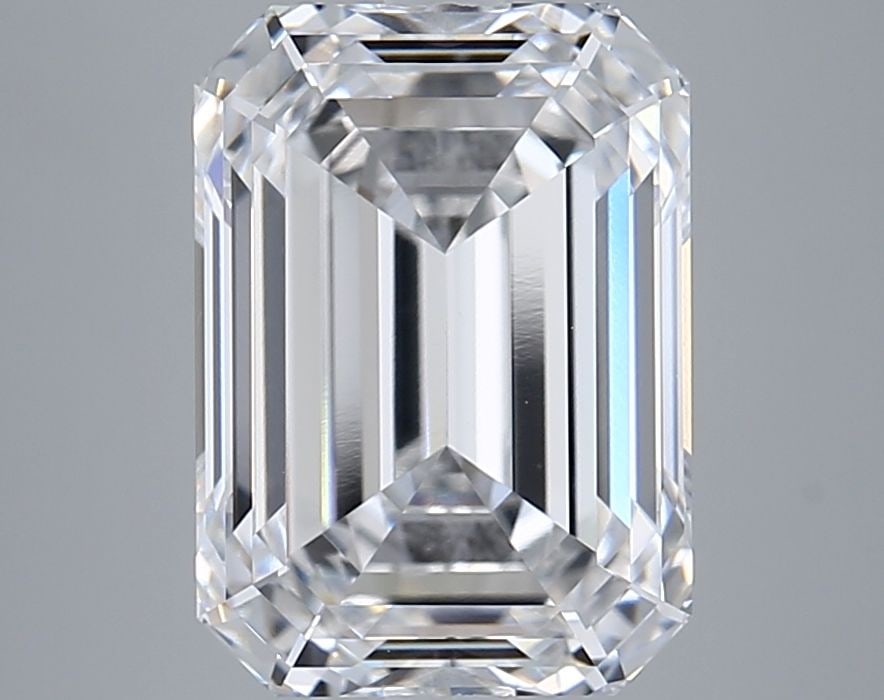 Loose Diamond - EMERALD 5.26ct E VVS2: Loose Diamond - EMERALD 5.26ct E VVS2 Source: This is a real non-mined Diamond that has been grown in a lab Shape: EMERALD Carats: 5.26 Color: E Clarity: VVS2 Certification: GIA Video: