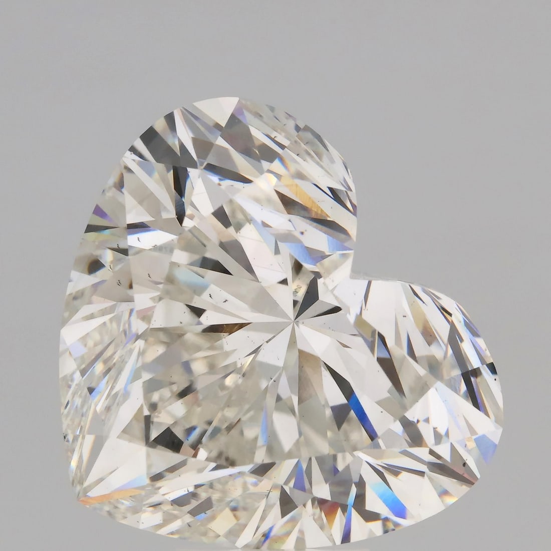 Loose Diamond - HEART 10.02ct G VS2: Loose Diamond - HEART 10.02ct G VS2 Source: This is a real non-mined Diamond that has been grown in a lab Shape: HEART Carats: 10.02 Color: G Clarity: VS2 Certification: IGI Video: