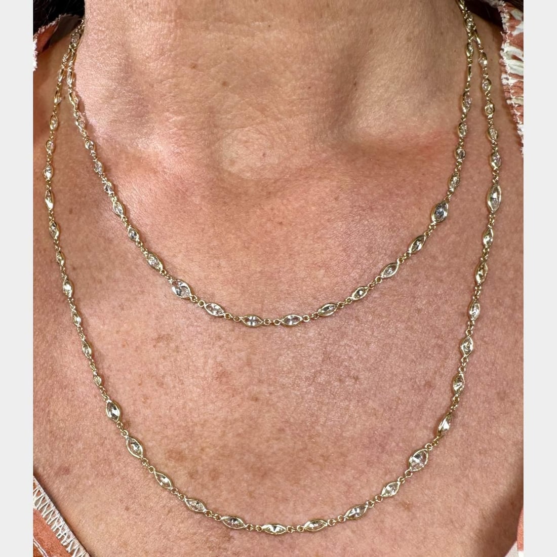 Stunning 18K Yellow Gold 21.00 Ct Diamond Necklace 99 Marquise: Stunning 18K Yellow Gold 21.00 Ct Diamond Necklace 99 Marquise This exquisite 18K Yellow Gold Necklace features a stunning design with a total of 99 Marquise Diamonds. Weighing approximately 21.00 ct,
