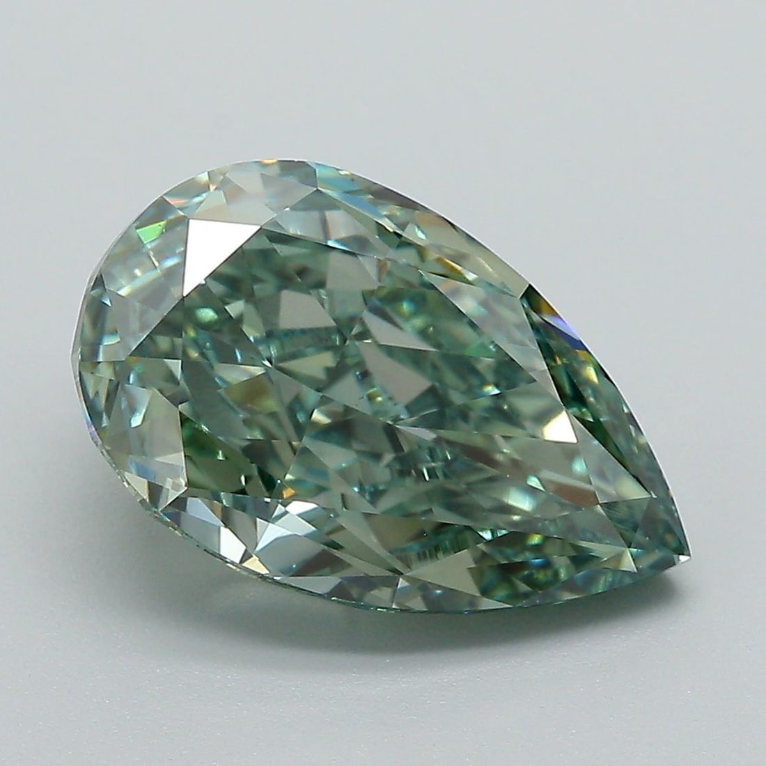 Loose Diamond - PEAR 4.62ct Fancy Vivid Green VS1: Loose Diamond - PEAR 4.62ct Fancy Vivid Green VS1 Source: This is a real non-mined Diamond that has been grown in a lab Shape: PEAR Carats: 4.62 Color: Fancy Vivid Green Certification: IGI Video: