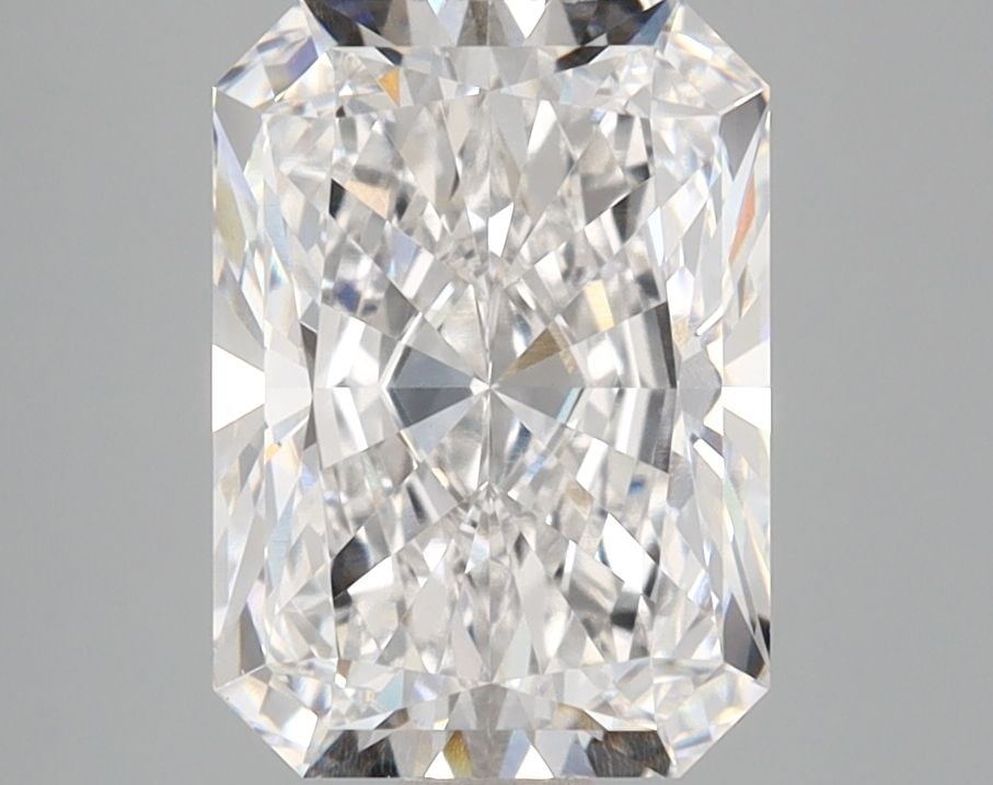 Loose Diamond - RADIANT 2.87ct E VS1: Loose Diamond - RADIANT 2.87ct E VS1 Source: This is a real non-mined Diamond that has been grown in a lab Shape: RADIANT Carats: 2.87 Color: E Clarity: VS1 Certification: GIA Video: