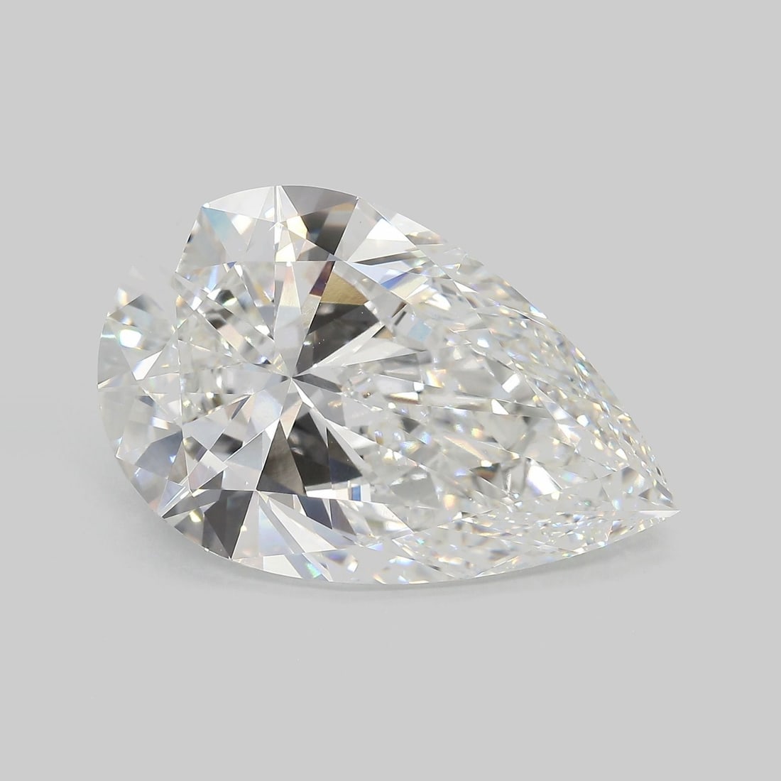 Loose Diamond - PEAR 17.04ct F VVS2: Loose Diamond - PEAR 17.04ct F VVS2 Source: This is a real non-mined Diamond that has been grown in a lab Shape: PEAR Carats: 17.04 Color: F Clarity: VVS2 Certification: IGI Video: