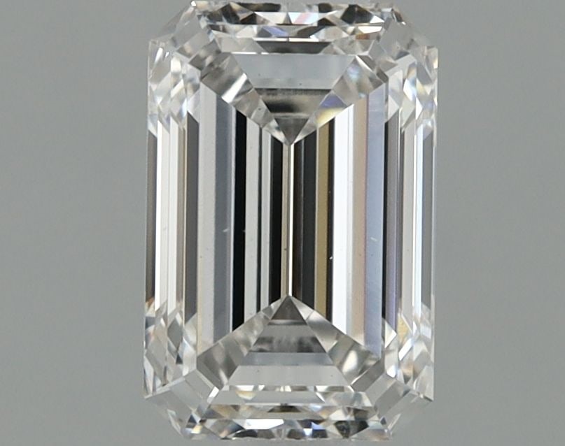 Loose Diamond - EMERALD 0.82ct G VS1: Loose Diamond - EMERALD 0.82ct G VS1 Source: This is a real non-mined Diamond that has been grown in a lab Shape: EMERALD Carats: 0.82 Color: G Clarity: VS1 Certification: IGI Video: