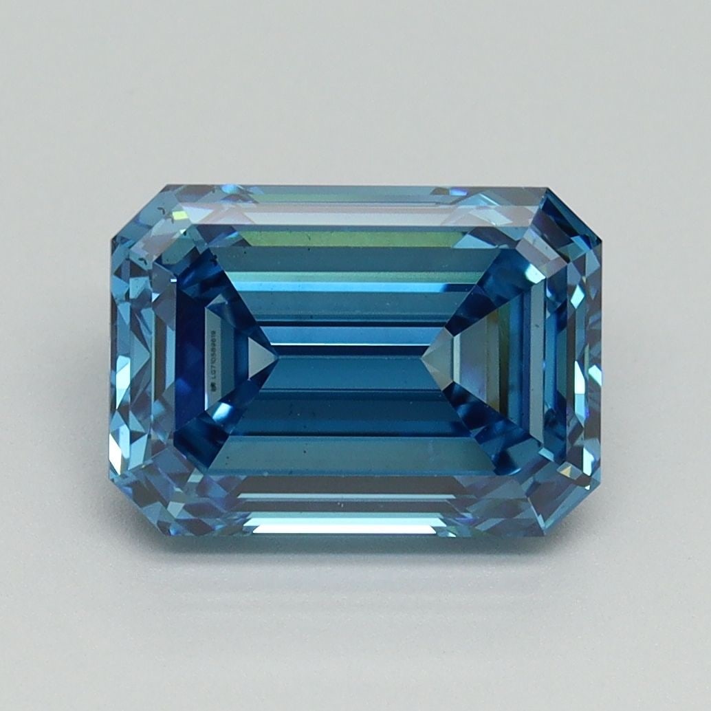 Loose Diamond - EMERALD 3.01ct Fancy Vivid Blue VS2: Loose Diamond - EMERALD 3.01ct Fancy Vivid Blue VS2 Source: This is a real non-mined Diamond that has been grown in a lab Shape: EMERALD Carats: 3.01 Color: Fancy Vivid Blue Certification: IGI Video:
