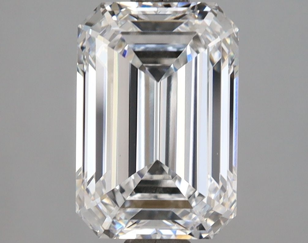 Loose Diamond - EMERALD 3.1ct D VVS2: Loose Diamond - EMERALD 3.1ct D VVS2 Source: This is a real non-mined Diamond that has been grown in a lab Shape: EMERALD Carats: 3.1 Color: D Clarity: VVS2 Certification: IGI Video: