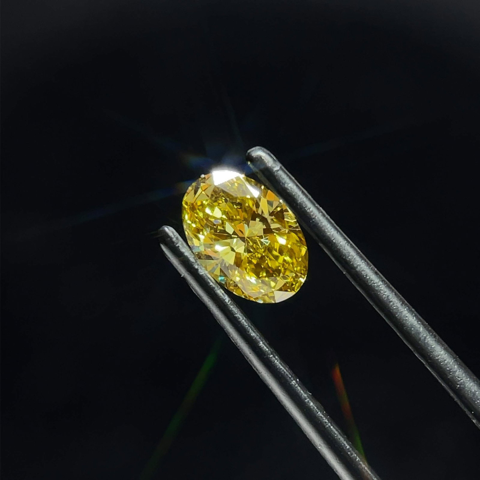 Loose Diamond - OVAL 0.7ct Fancy Grayish Yellow VS1: Loose Diamond - OVAL 0.7ct Fancy Grayish Yellow VS1 Source: This is a real non-mined Diamond that has been grown in a lab Shape: OVAL Carats: 0.7 Color: Fancy Grayish Yellow Certification: IGI Video: