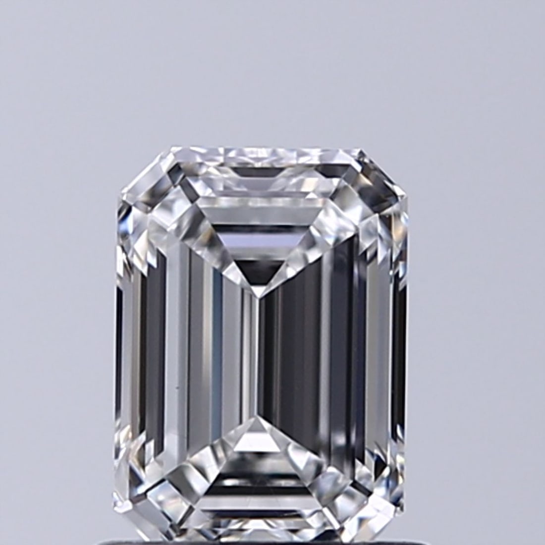 Loose Diamond - EMERALD 0.9ct E VS1: Loose Diamond - EMERALD 0.9ct E VS1 Source: This is a real non-mined Diamond that has been grown in a lab Shape: EMERALD Carats: 0.9 Color: E Clarity: VS1 Certification: IGI Video: