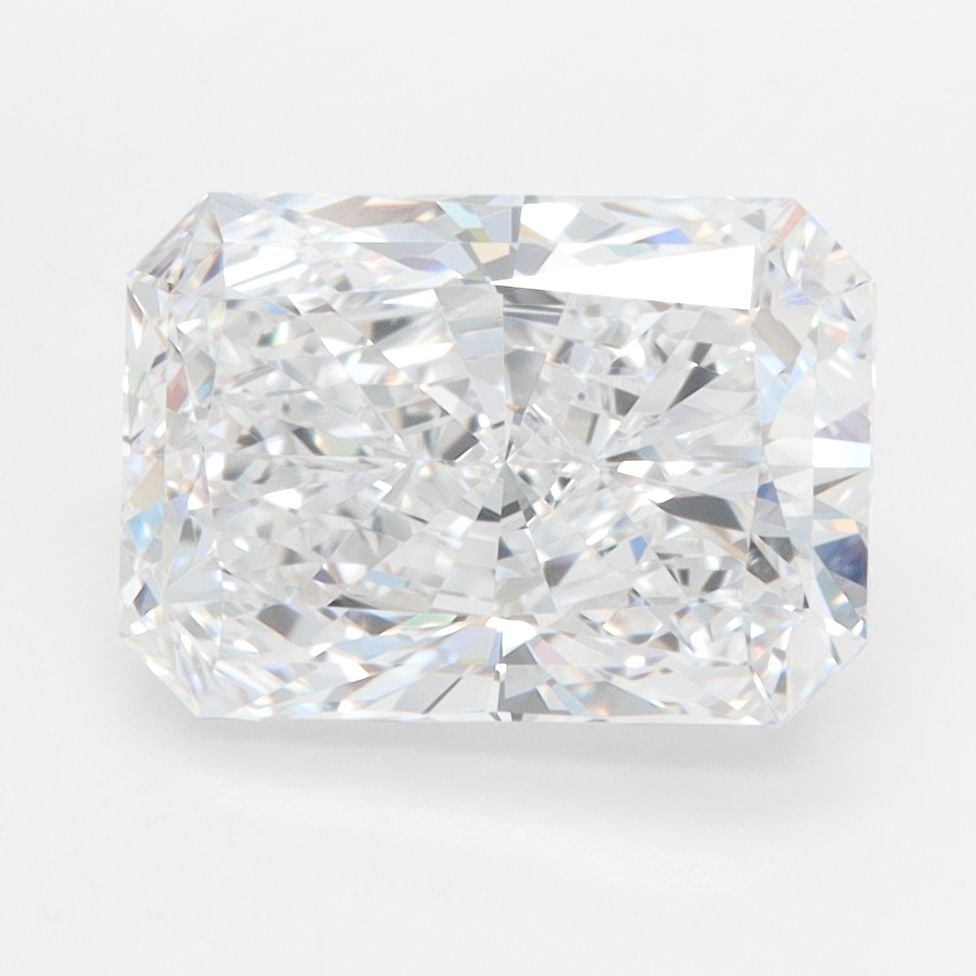 Loose Diamond - RADIANT 3.28ct D IF: Loose Diamond - RADIANT 3.28ct D IF Source: This is a real non-mined Diamond that has been grown in a lab Shape: RADIANT Carats: 3.28 Color: D Clarity: IF Certification: IGI Video: