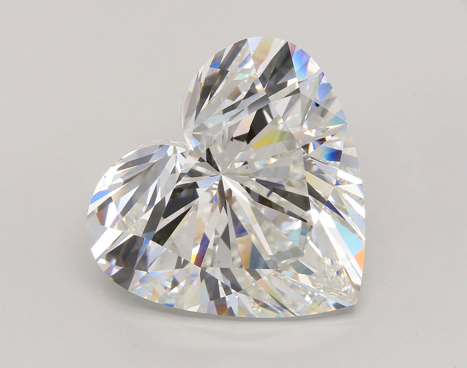 Loose Diamond - HEART 30.69ct F VS1: Loose Diamond - HEART 30.69ct F VS1 Source: This is a real non-mined Diamond that has been grown in a lab Shape: HEART Carats: 30.69 Color: F Clarity: VS1 Certification: IGI Video: