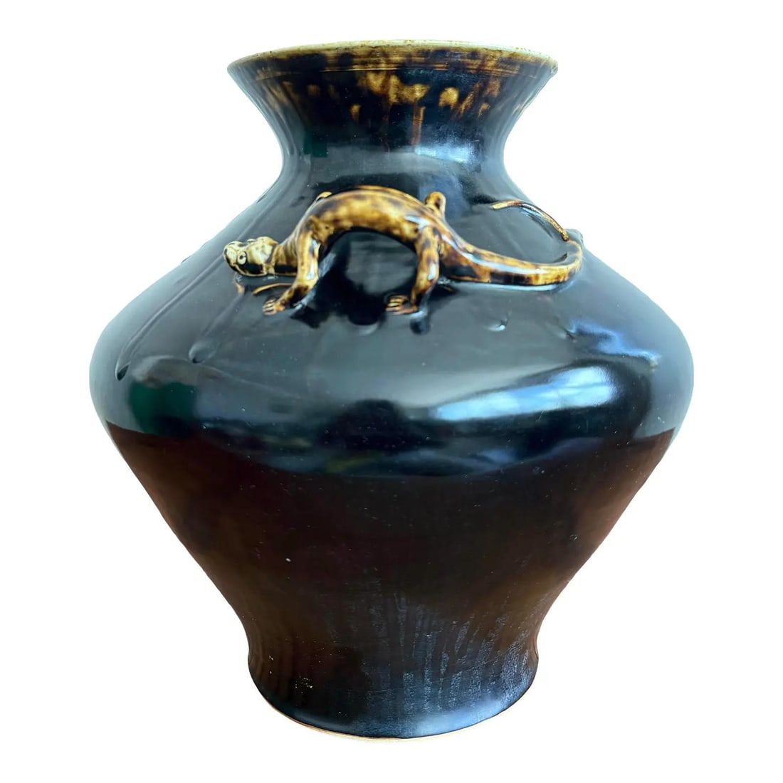 Vintage Boho Ceramic Lizard Vessel with Glossy Black Glaze: Vintage Boho Ceramic Lizard Vessel with Glossy Black Glaze This vintage boho ceramic vessel captivates with its striking glossy black glaze and an intricately sculpted lizard that playfully clings to 