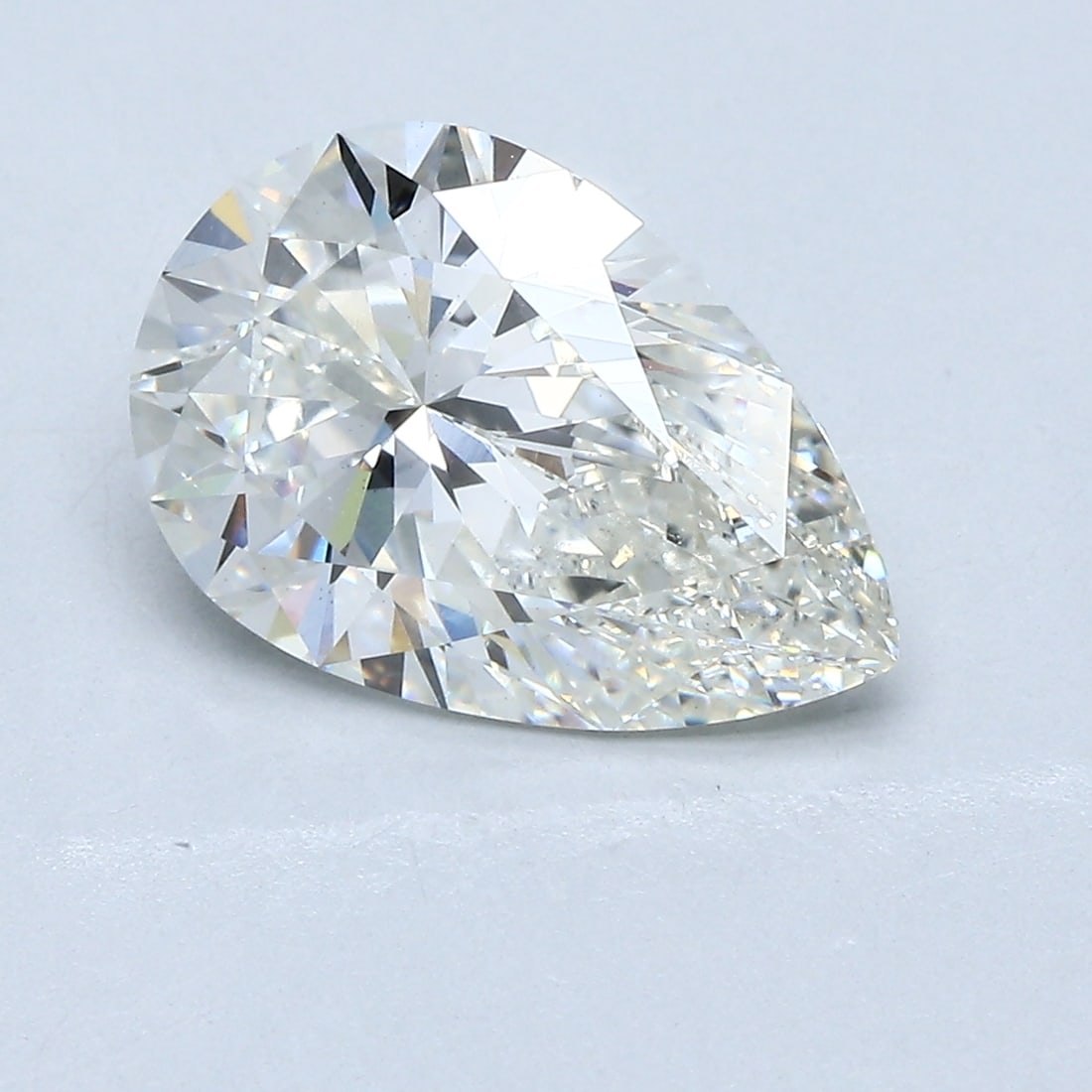 Loose Diamond - PEAR 3.18ct H VS1: Loose Diamond - PEAR 3.18ct H VS1 Source: Natural Mined Diamond Shape: PEAR Carats: 3.18 Color: H Clarity: VS1 Certification: GIA Condition: Pre-Owned PLEASE NOTE: Framed, Large, or heavy items do not