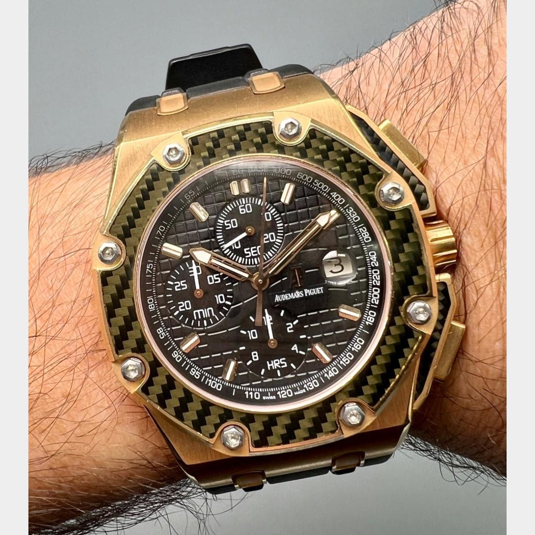 Audemars Piguet Royal Oak Offshore Juan Pablo Montoya 18K Yellow Gold 42mm: Audemars Piguet Royal Oak Offshore Juan Pablo Montoya 18K Yellow Gold 42mm This Audemars Piguet Juan Pablo Montoya Royal Oak Offshore Limited Edition features a 42mm case crafted from 18K yellow gold 