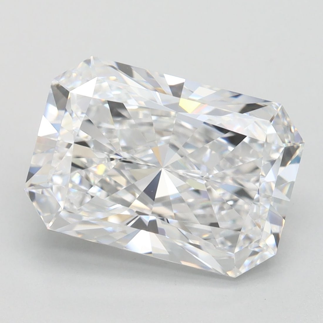 Loose Diamond - RADIANT 3.51ct D IF: Loose Diamond - RADIANT 3.51ct D IF Source: This is a real non-mined Diamond that has been grown in a lab Shape: RADIANT Carats: 3.51 Color: D Clarity: IF Certification: IGI Video: