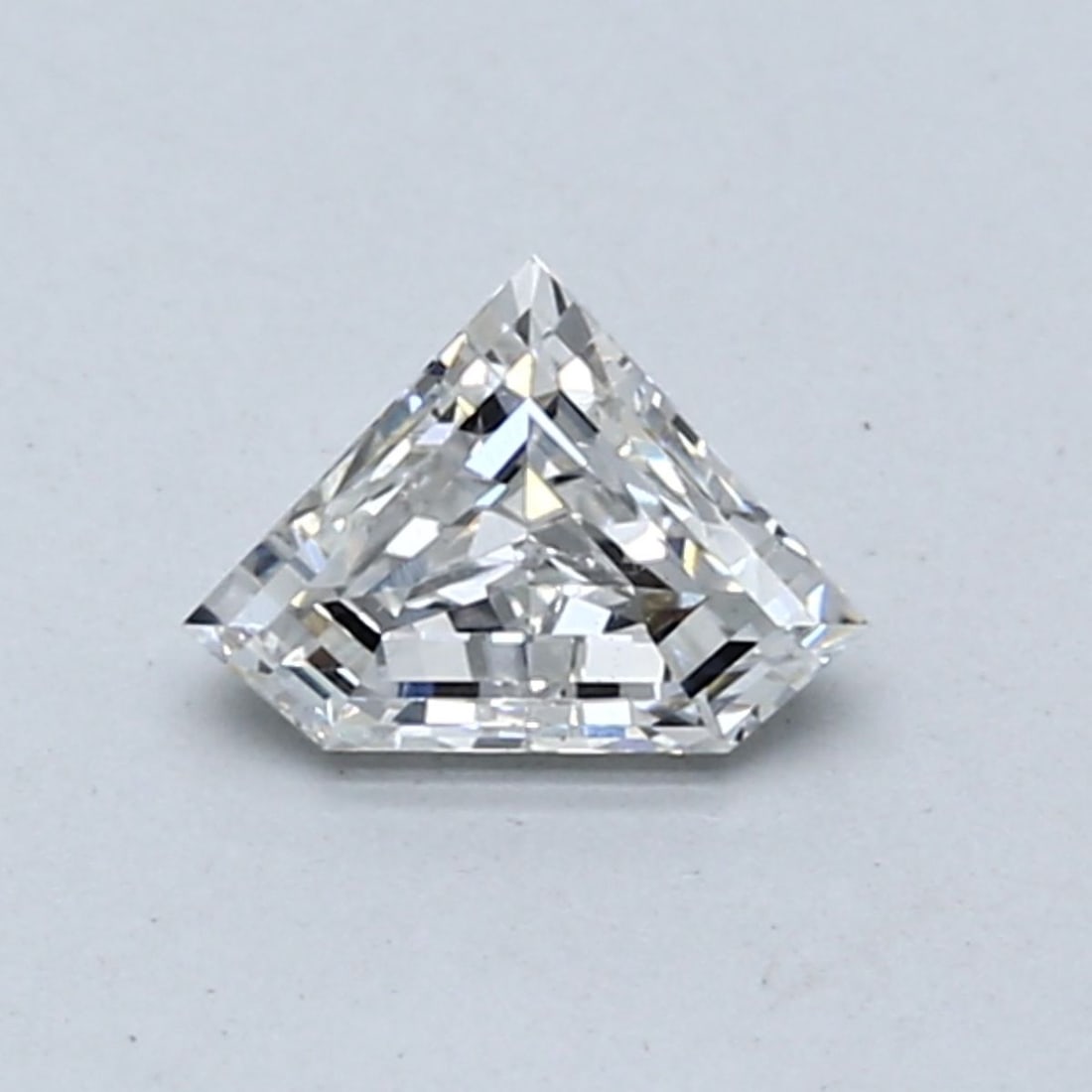 Loose Diamond - PENTAGONAL 0.5ct G VS2: Loose Diamond - PENTAGONAL 0.5ct G VS2 Source: This is a real non-mined Diamond that has been grown in a lab Shape: PENTAGONAL Carats: 0.5 Color: G Clarity: VS2 Certification: NONE Video: