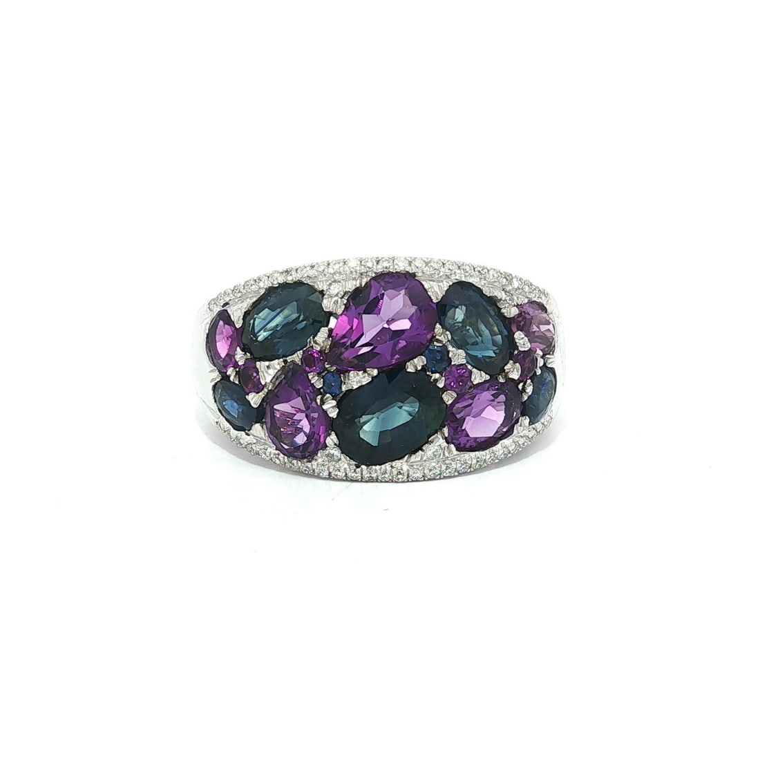3.34ctw White Gold Mosaic Band Ring with Amethyst Sapphire Diamonds: 3.34ctw White Gold Mosaic Band Ring with Amethyst Sapphire Diamonds This stunning wide band ring features a mesmerizing mosaic design crafted from solid 17-18k white gold. It showcases a total carat w