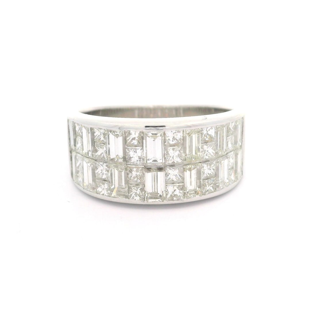 Women's 18k White Gold Band Ring with 2.36ctw Baguette and Princess Diamonds: Women's 18k White Gold Band Ring with 2.36ctw Baguette and Princess Diamonds This elegant women's band ring is crafted from solid 18k white gold and features a striking checkerboard design set with na