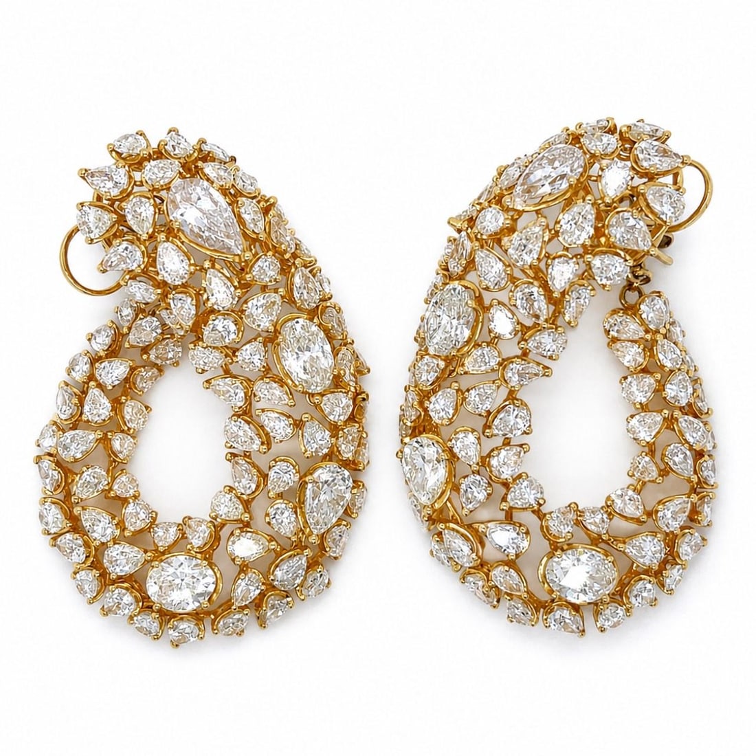 18K Yellow Gold Diamond Earrings 41.00 Ct 2.25 Inches: 18K Yellow Gold Diamond Earrings 41.00 Ct 2.25 Inches These earrings are crafted from 18K yellow gold and feature a total of 166 diamonds. The set includes 8 larger diamonds with an approximate combin
