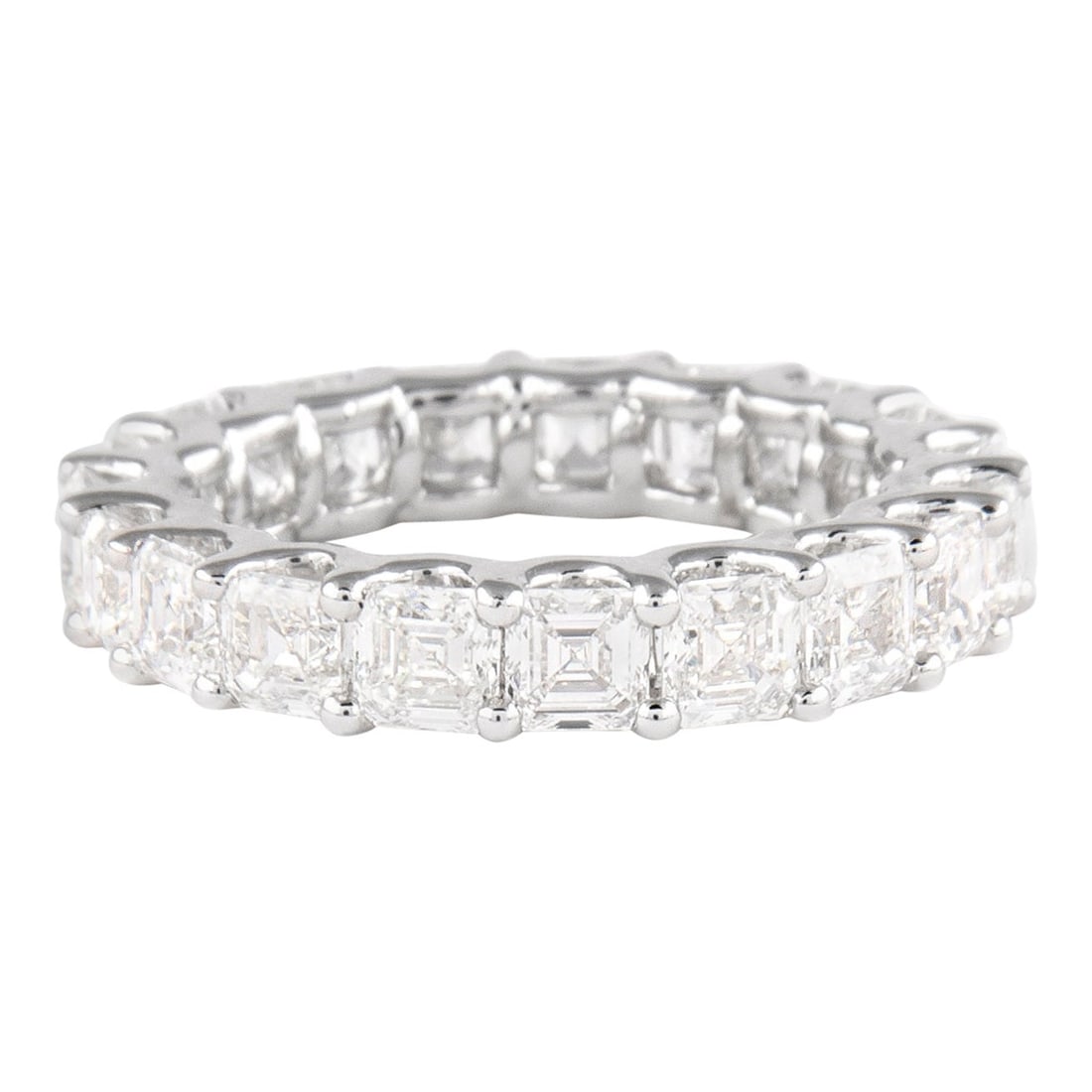 4.02ct Asscher Diamond Eternity Band 18k White Gold: 4.02ct Asscher Diamond Eternity Band 18k White Gold This exquisite eternity band features 19 Asscher cut diamonds totaling 4.02 carats, showcasing a stunning D/E color and VVS clarity. Crafted in 18k 