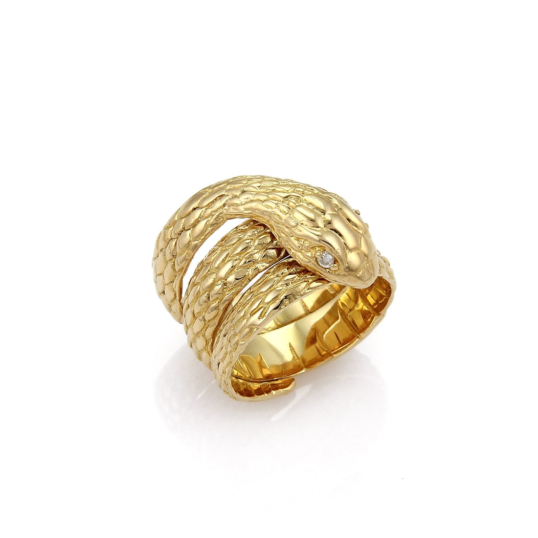 18K Yellow Gold Snake Ring with Diamond Eyes Size 6.5: 18K Yellow Gold Snake Ring with Diamond Eyes Size 6.5 This vintage estate snake ring is crafted from solid 18k yellow gold and features a sculpted coiled serpent with detailed raised snake skin textur