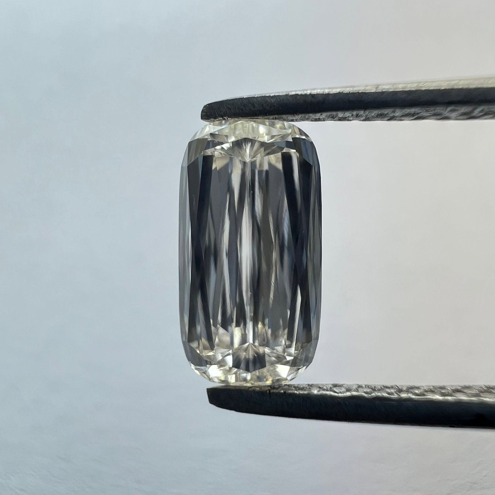 Loose Diamond - CUSHION BRILLIANT 1.17ct G VVS2: Loose Diamond - CUSHION BRILLIANT 1.17ct G VVS2 Source: This is a real non-mined Diamond that has been grown in a lab Shape: CUSHION BRILLIANT Carats: 1.17 Color: G Clarity: VVS2 Certification: NONE P