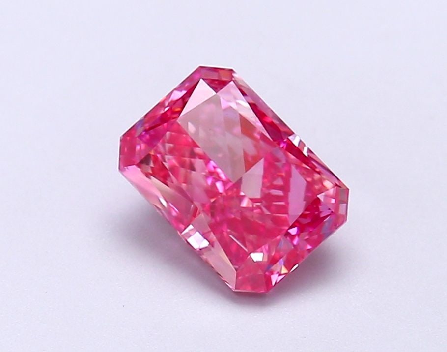 Loose Diamond - RADIANT 1.53ct Fancy Vivid Pink VVS1: Loose Diamond - RADIANT 1.53ct Fancy Vivid Pink VVS1 Source: This is a real non-mined Diamond that has been grown in a lab Shape: RADIANT Carats: 1.53 Color: Fancy Vivid Pink Certification: IGI Video: