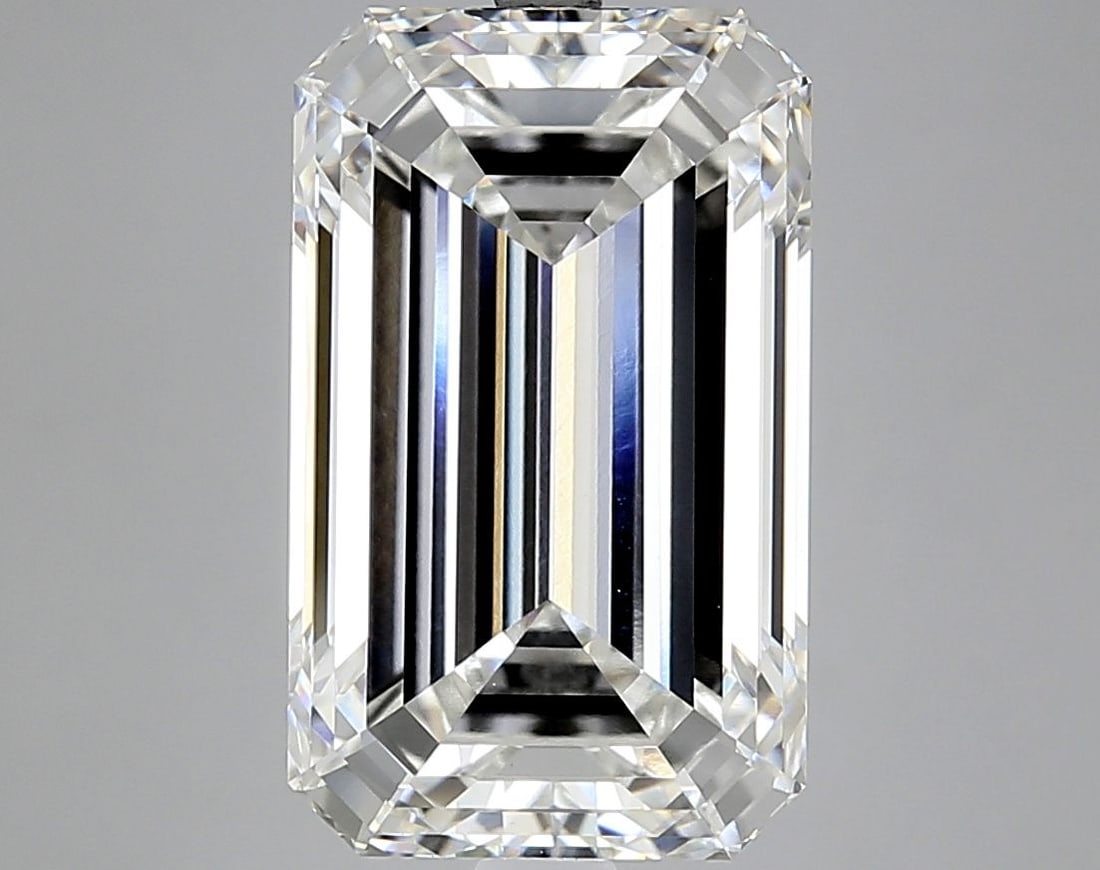 Loose Diamond - EMERALD 7.67ct F VVS2: Loose Diamond - EMERALD 7.67ct F VVS2 Source: This is a real non-mined Diamond that has been grown in a lab Shape: EMERALD Carats: 7.67 Color: F Clarity: VVS2 Certification: IGI PLEASE NOTE: Framed, L
