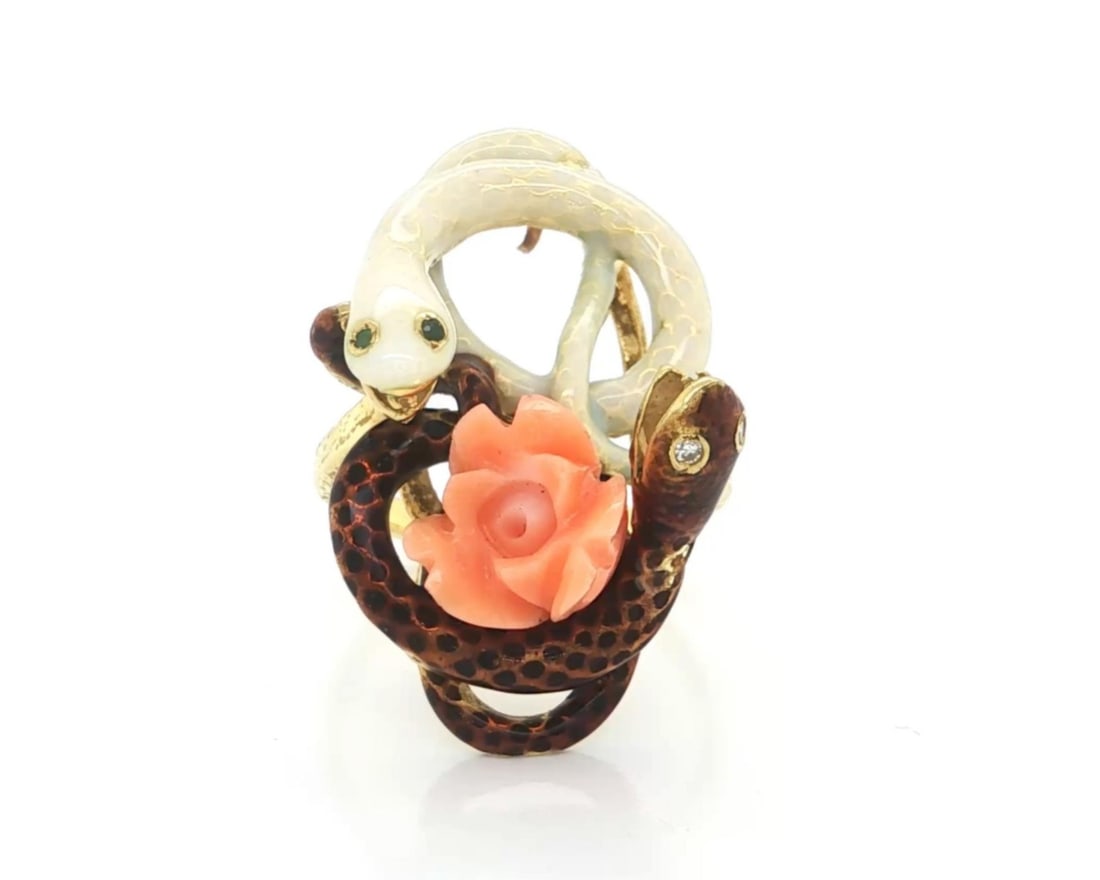 Vintage Estate 18K Yellow Gold Dual Snake Coral Rose Ring Size 5: Vintage Estate 18K Yellow Gold Dual Snake Coral Rose Ring Size 5 This vintage dual snake ring is crafted from solid 18k yellow gold and features two intricately sculpted serpents with colorful enamel 