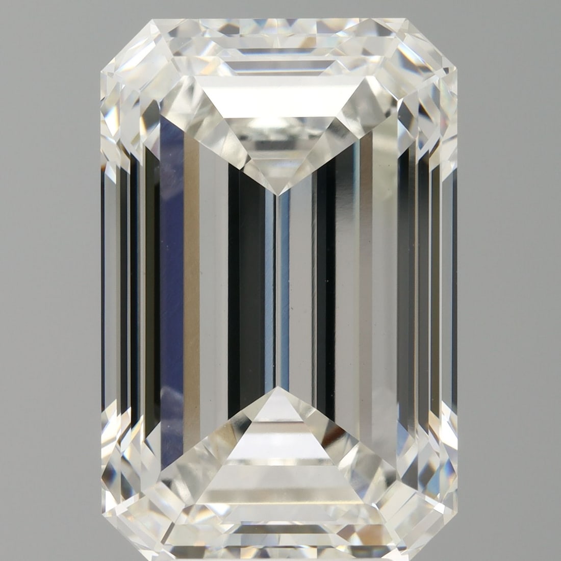Loose Diamond - EMERALD 8.09ct G VVS2: Loose Diamond - EMERALD 8.09ct G VVS2 Source: This is a real non-mined Diamond that has been grown in a lab Shape: EMERALD Carats: 8.09 Color: G Clarity: VVS2 Certification: IGI Video: