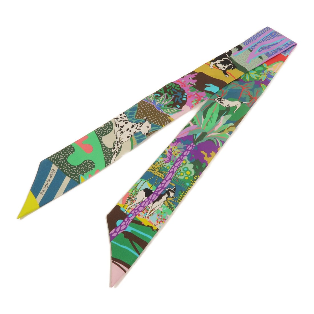 Hermes Silk Twilly Multicolor Women Scarf: Hermes Silk Twilly Multicolor Women Scarf This Hermes Twilly scarf is crafted from luxurious silk and features a vibrant multicolor design. Made in France, it offers a stylish and versatile accessory 