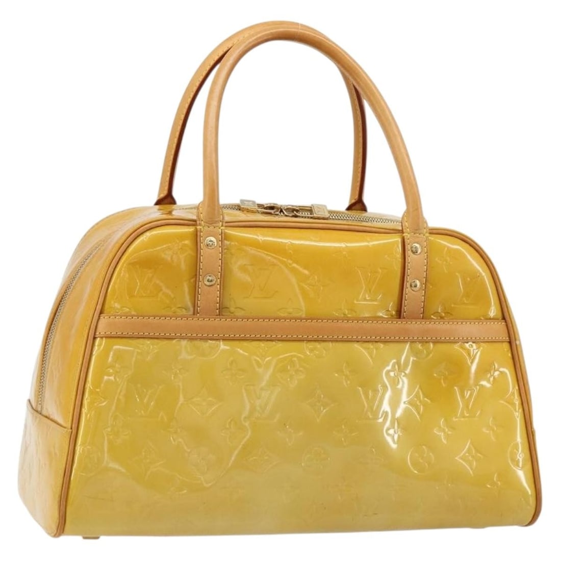 Louis Vuitton Tompkins Square Beige Patent Leather Hand Bag M91149: Louis Vuitton Tompkins Square Beige Patent Leather Hand Bag M91149 This Louis Vuitton Monogram Vernis Tompkins Square Bag in beige patent leather offers a spacious and stylish option for daily use. De