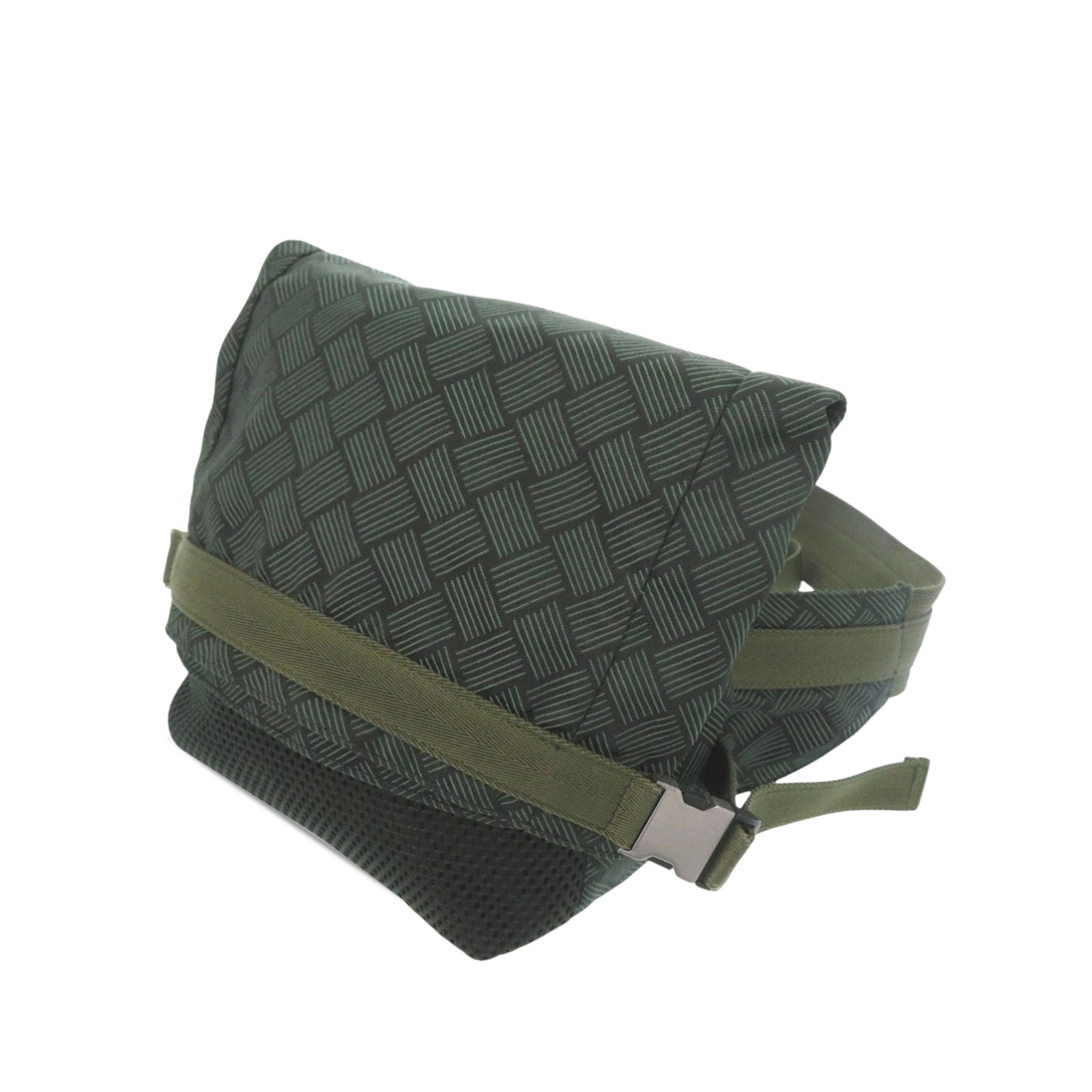 Bottega Veneta Intrecciato Nylon Mesh Waist Bag Green: Bottega Veneta Intrecciato Nylon Mesh Waist Bag Green This Bottega Veneta belt bag features a nylon body with mesh trim and the brand's signature Intrecciato design. It includes an adjustable flat wai