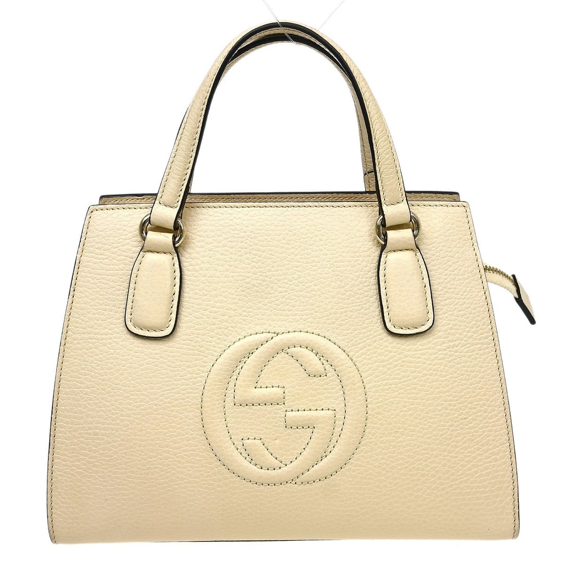 Gucci Soho Ivory Leather Top Handle Bag 13 in: Gucci Soho Ivory Leather Top Handle Bag 13 in This Gucci Ivory Soho handbag is crafted from high-quality leather and features a medium-sized, top handle design. The bag is equipped with double leather