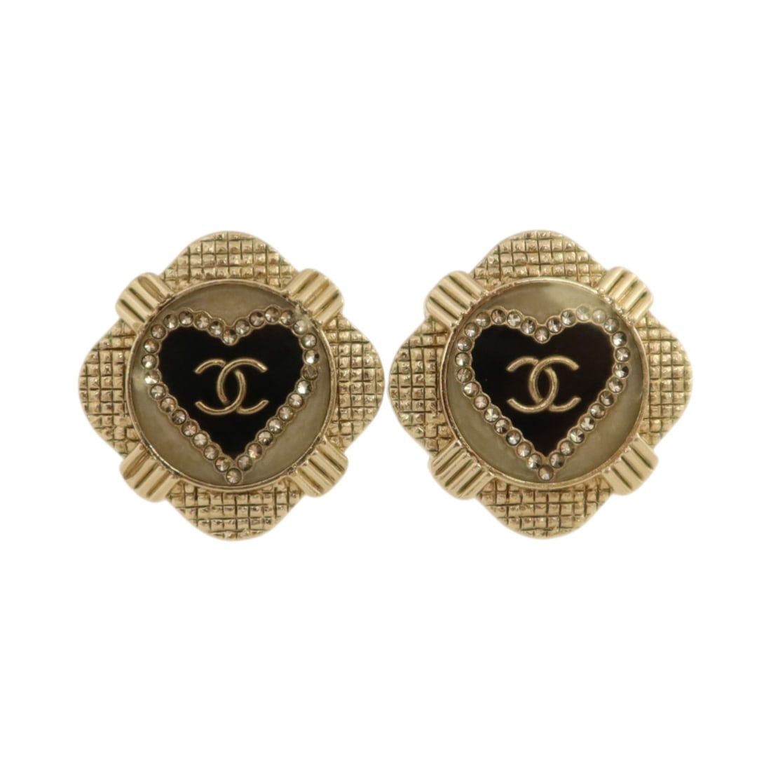 Chanel D21A Gold Tone Black CC Logo Pierced Earrings for Women: Chanel D21A Gold Tone Black CC Logo Pierced Earrings for Women These CHANEL CC pierced earrings feature a black and gold-tone metal design, offering a signature look from the renowned French fashion h