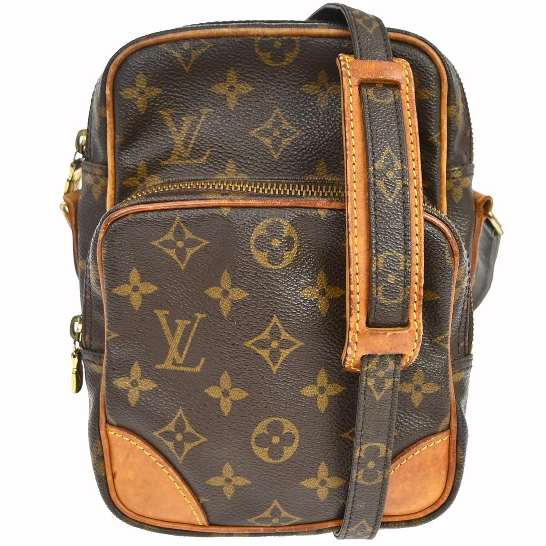 Louis Vuitton Amazone Monogram Canvas Crossbody Bag M45236: Louis Vuitton Amazone Monogram Canvas Crossbody Bag M45236 This vintage Louis Vuitton Amazon crossbody shoulder bag features the iconic monogram canvas leather exterior in brown, complemented by a bro