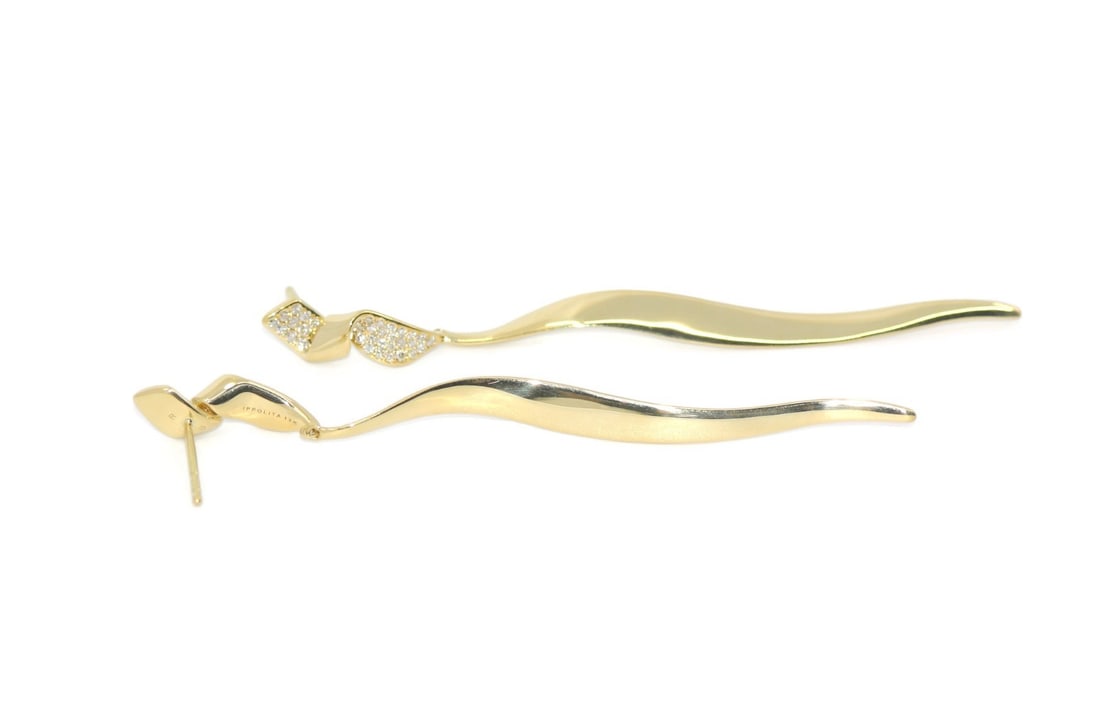 Ippolita 18K Yellow Gold Diamond Dangle Earrings Authentic: Ippolita 18K Yellow Gold Diamond Dangle Earrings Authentic Discover the exquisite beauty of these Ippolita Diamond Earrings, crafted from luxurious 18K yellow gold. These stunning dangle/drop earrings