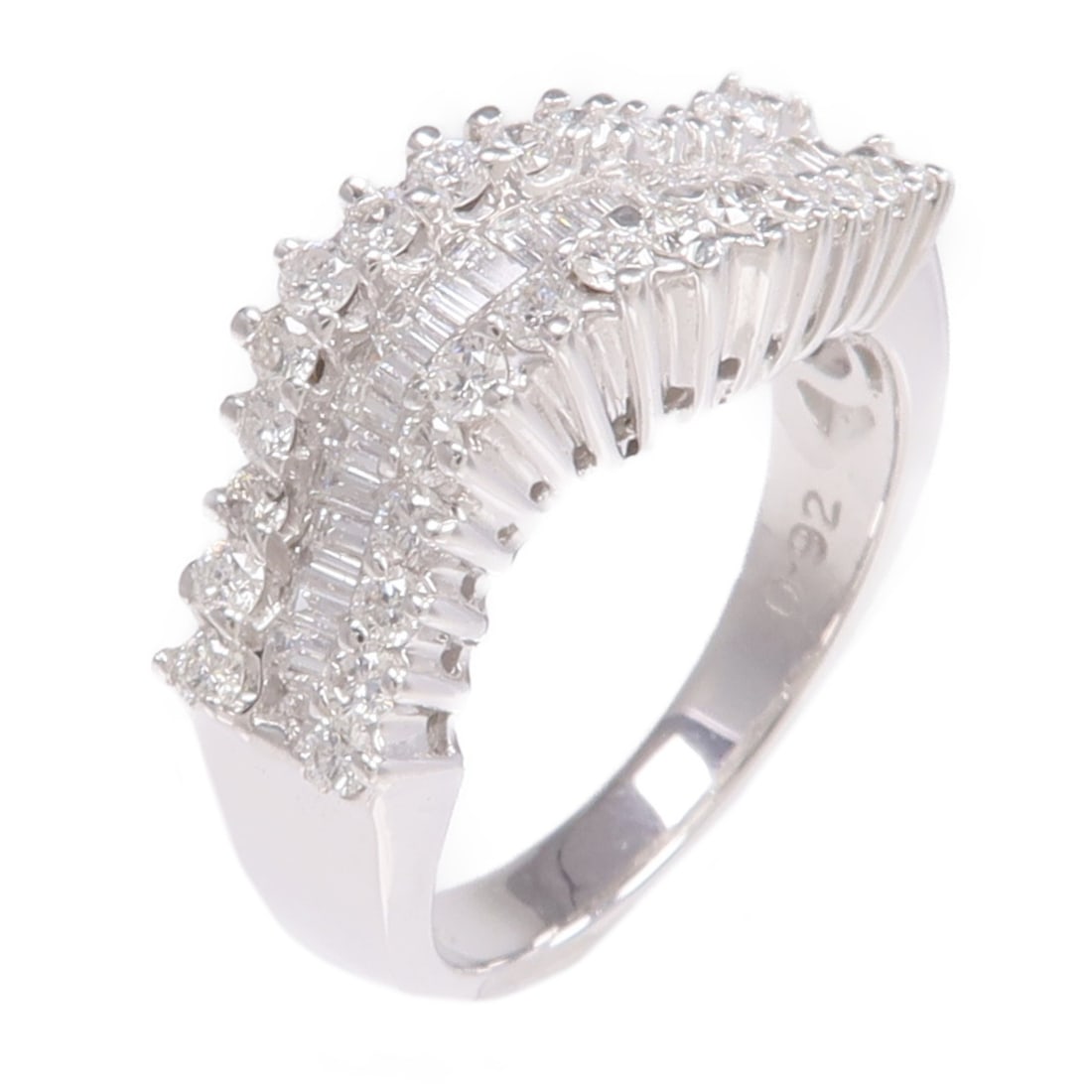 JEWELRY 18K White Gold Diamond Ring Size 8.75: JEWELRY 18K White Gold Diamond Ring Size 8.75 This elegant women's ring features a sparkling diamond set in 18K white gold. Designed in a classic style, the ring is sized at US 8.75 and is in very goo