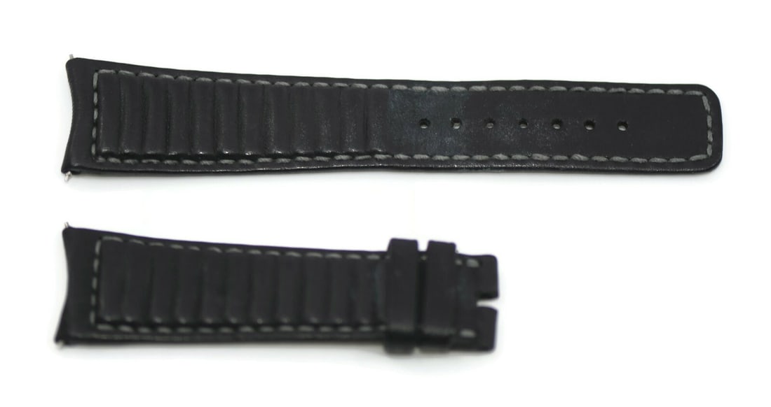 Authentic Pierre Kunz Black Leather Watch Strap 22mm: Authentic Pierre Kunz Black Leather Watch Strap 22mm Enhance your timepiece with this authentic Pierre Kunz black leather wristwatch band. Designed for style and durability, this band features a sleek