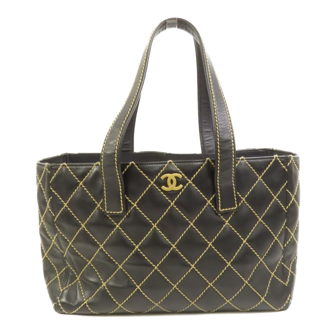 CHANEL Black Calfskin CC Tote Bag GHW: CHANEL Black Calfskin CC Tote Bag GHW This CHANEL tote bag features a classic black calfskin leather exterior and is designed with the iconic CC logo and gold-tone hardware. With a spacious interior, 