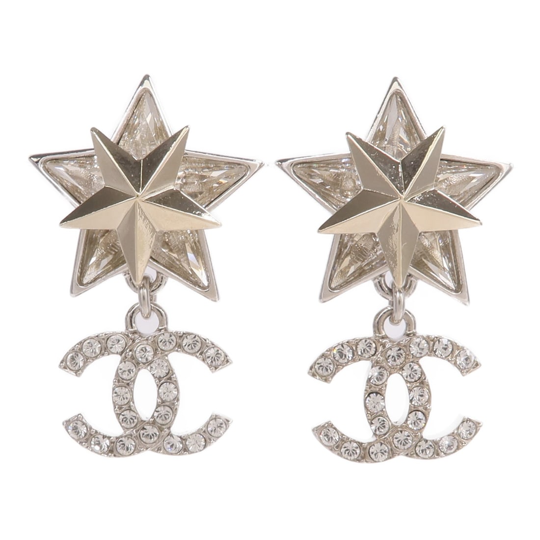 CHANEL CC Pierced Earrings Gold Tone Metal ABA907: CHANEL CC Pierced Earrings Gold Tone Metal ABA907 These CHANEL CC pierced earrings feature a gold-tone metal finish and a classic design. Made in France, they are crafted for women and do not include 