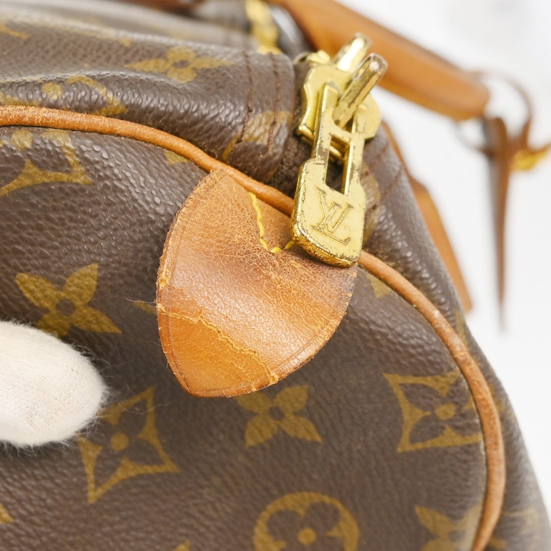 Louis Vuitton Keepall 55 Monogram Duffle Bag - 10