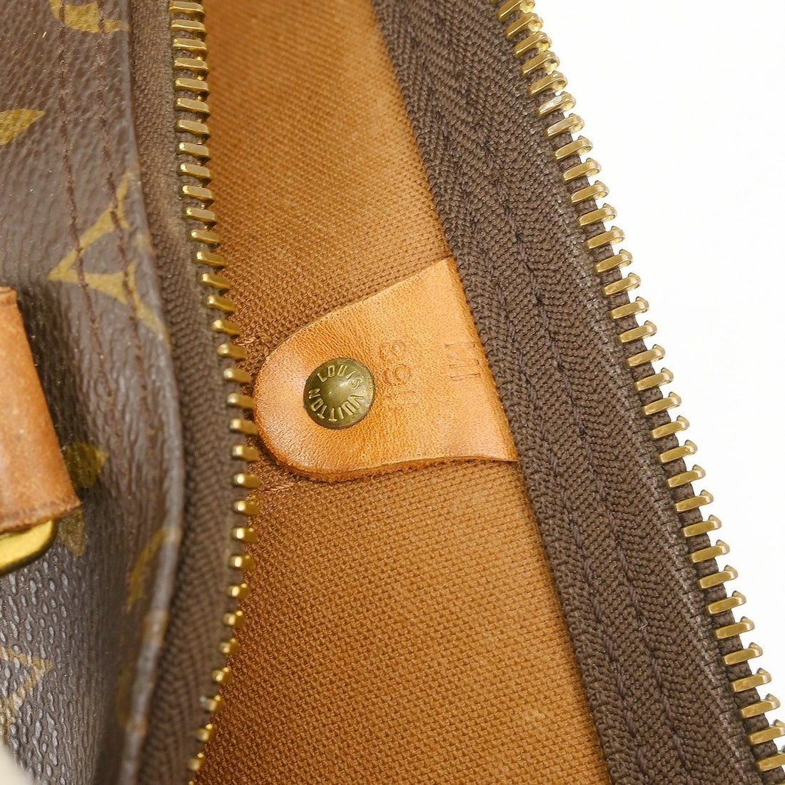 Louis Vuitton Keepall 55 Monogram Duffle Bag - 16