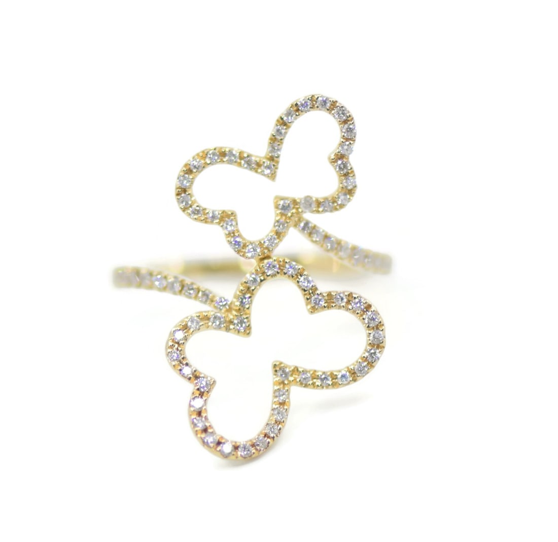 Djula Butterfly Diamond Ring in 18K Yellow Gold Size 6.5 Authentic: Djula Butterfly Diamond Ring in 18K Yellow Gold Size 6.5 Authentic This exquisite Djula Butterfly Diamond Ring combines elegance and charm, featuring a stunning butterfly-shaped diamond as its centerp