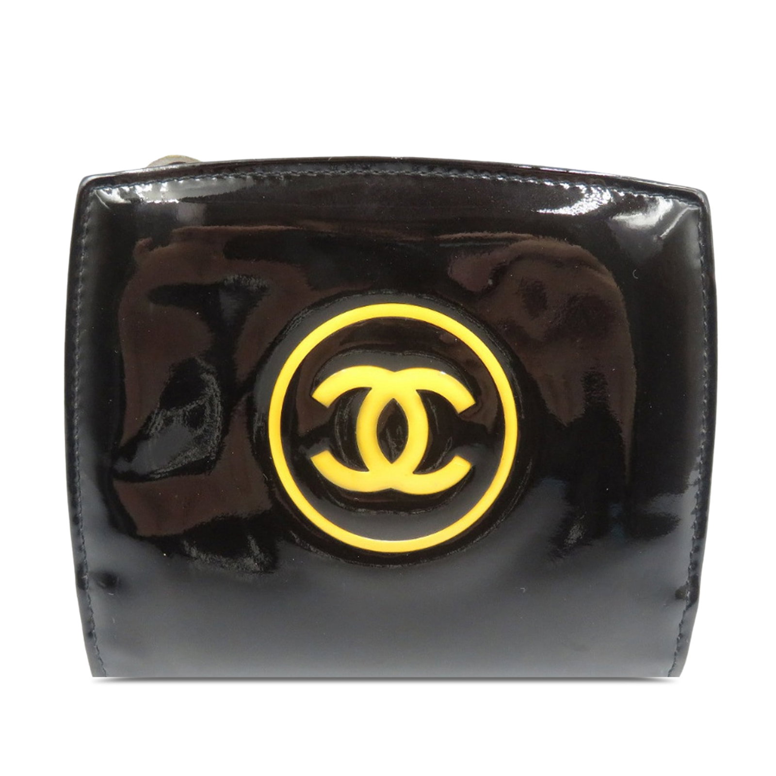 Black Patent Leather Compact Wallet by Chanel CC Makeup Line: Black Patent Leather Compact Wallet by Chanel CC Makeup Line This Chanel CC Patent Makeup Line Compact Wallet features a black patent leather exterior with a bifold design. It is equipped with a magne