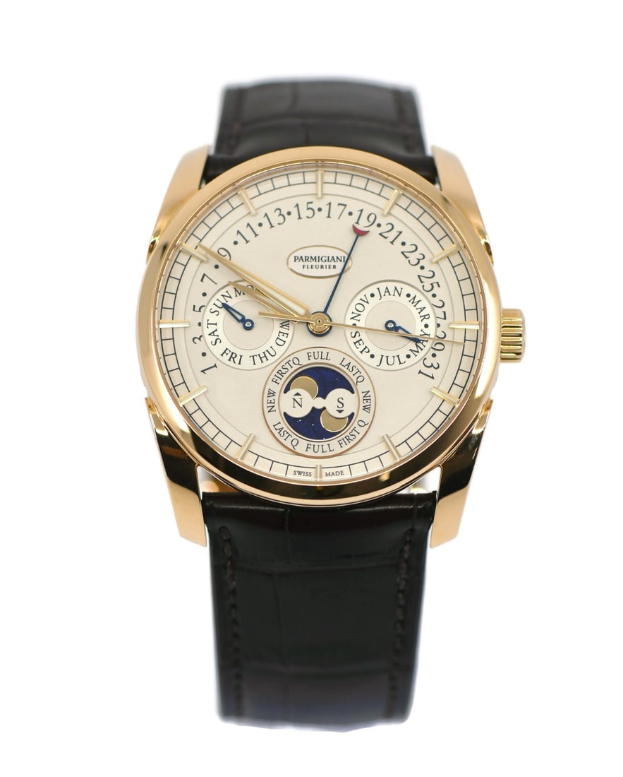 Parmigiani Fleurier Tonda Quator 18K Rose Gold Watch PFC272 with Box and Papers: Parmigiani Fleurier Tonda Quator 18K Rose Gold Watch PFC272 with Box and Papers Discover the elegance of the Parmigiani Fleurier Tonda Quator, a stunning wristwatch crafted from 18K rose gold. This so