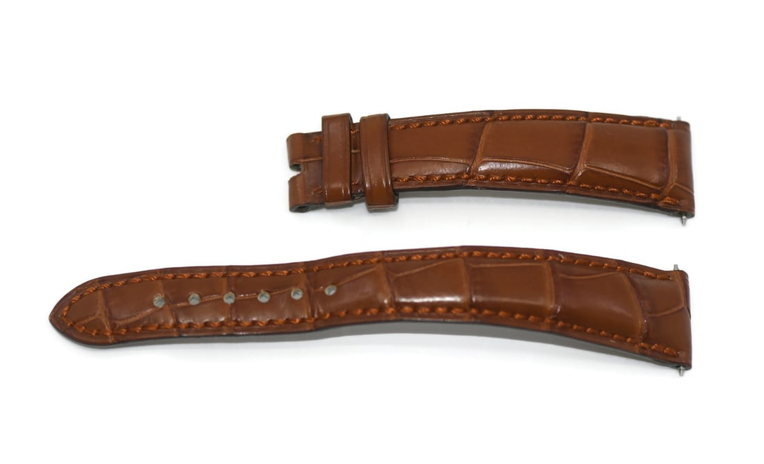 Bvlgari Brown Leather Wristwatch Strap 15mm Authentic: Bvlgari Brown Leather Wristwatch Strap 15mm Authentic Enhance your timepiece with this authentic Bulgari Brown Leather Strap. Crafted from high-quality leather, this wristwatch band features a sleek b